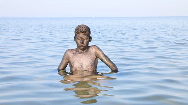  Sabine Zaalene, Homo sepia, 2017, HD video, 4‘30‘‘, inv.-Nr. FCD 178, Kunstmuseum Wallis, Sitten © Kantonsmuseen, Sitten.